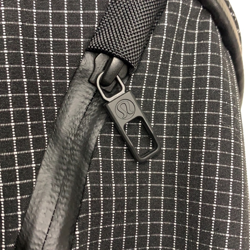 Lululemon More Miles Active Backpack NWT Black - Picture 10 of 16
